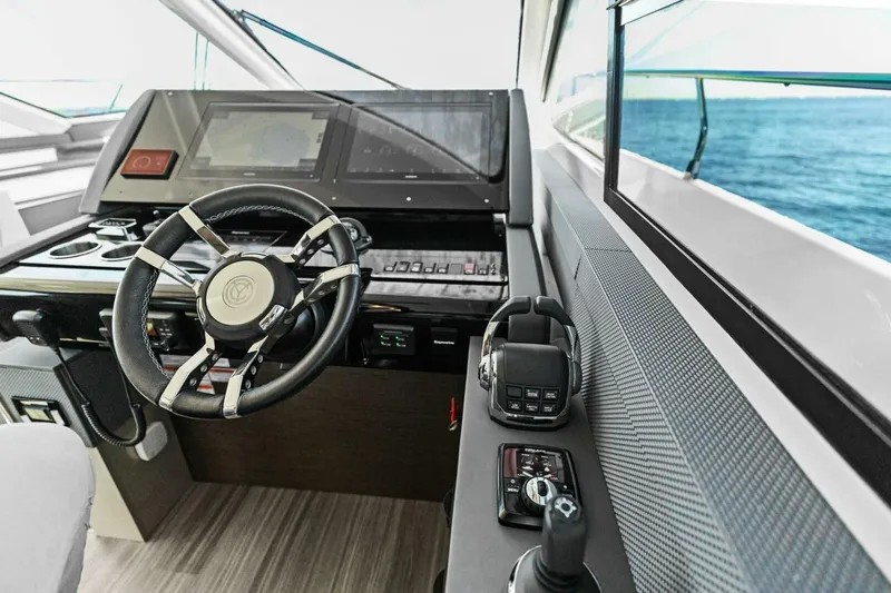 Seas The Day Yacht Photos Pics 2019 Cruisers Yachts 60 Cantius - Image 51