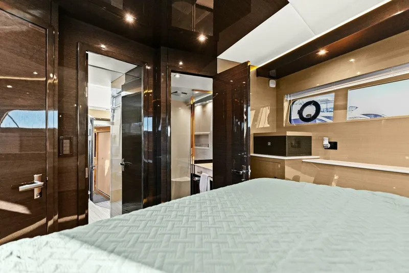 Seas The Day Yacht Photos Pics 2019 Cruisers Yachts 60 Cantius - Image 78