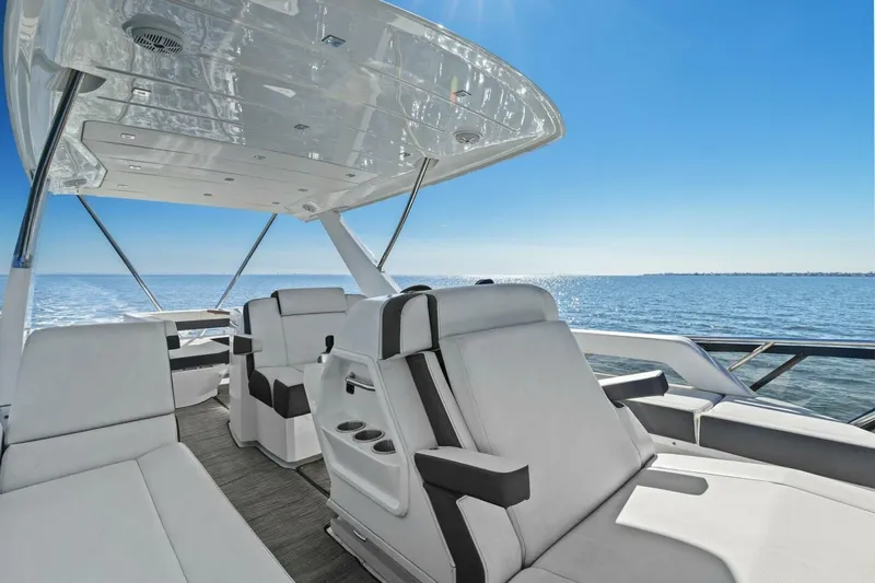 Seas The Day Yacht Photos Pics 2019 Cruisers Yachts 60 Cantius - Image 32