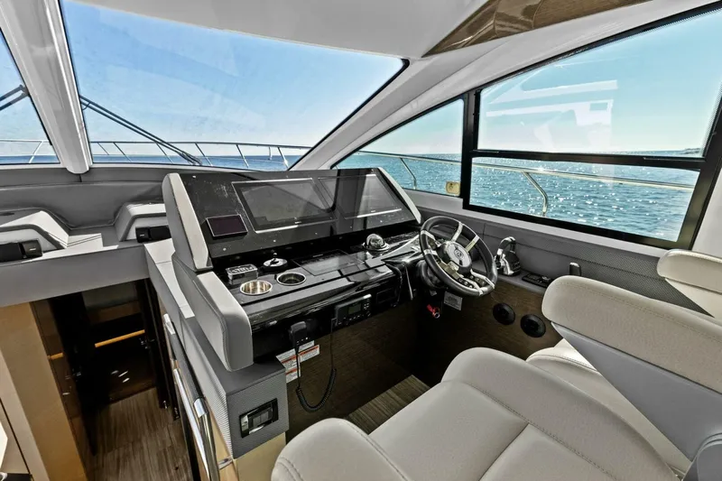 Seas The Day Yacht Photos Pics 2019 Cruisers Yachts 60 Cantius - Image 49