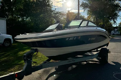 Sea Ray SPX 190