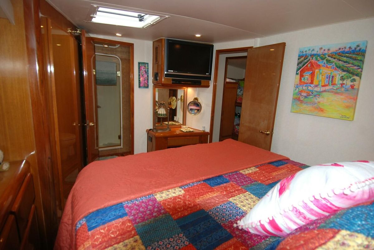 2000 Viking 58 