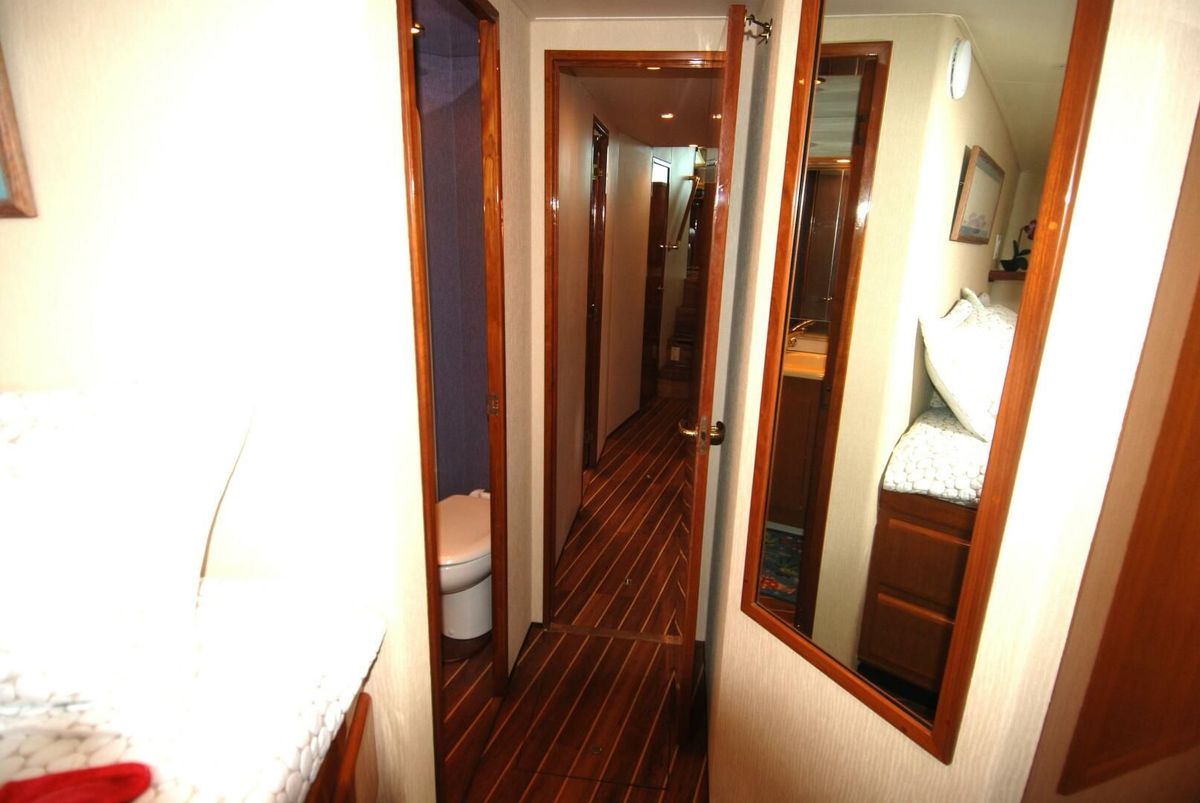 2000 Viking 58 