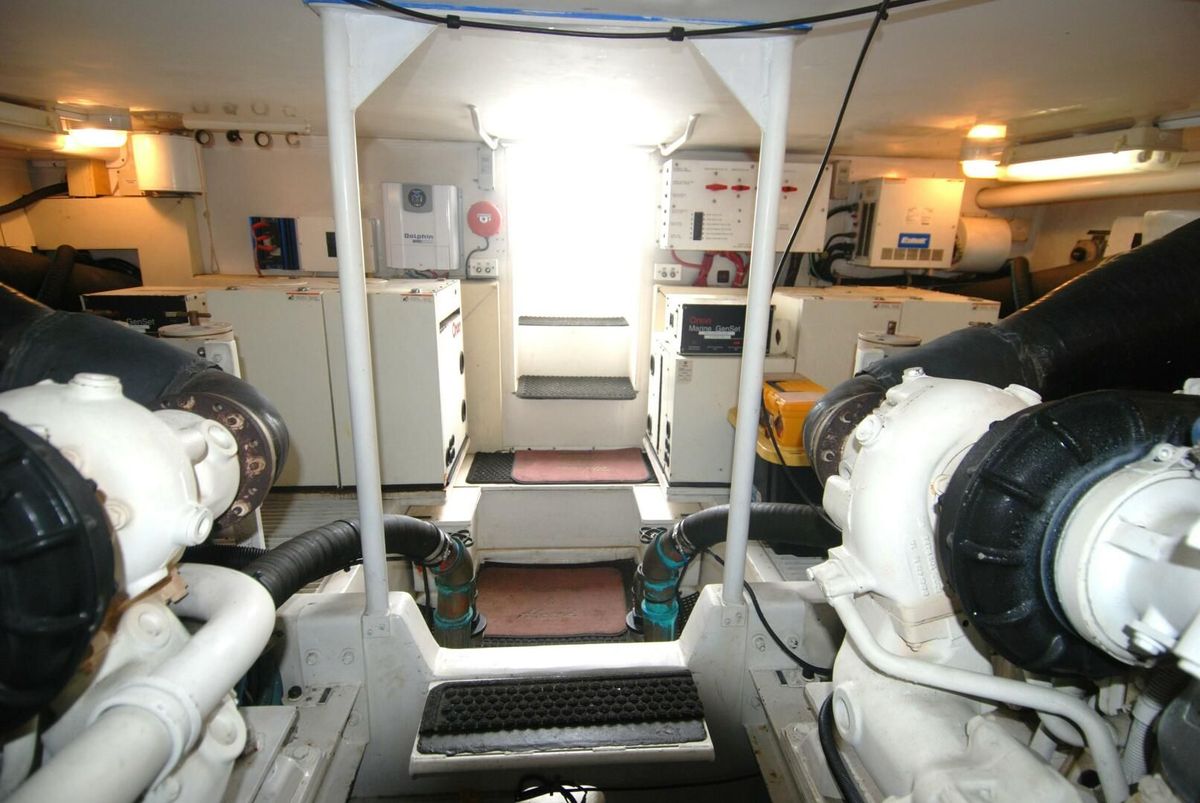 2000 Viking 58 