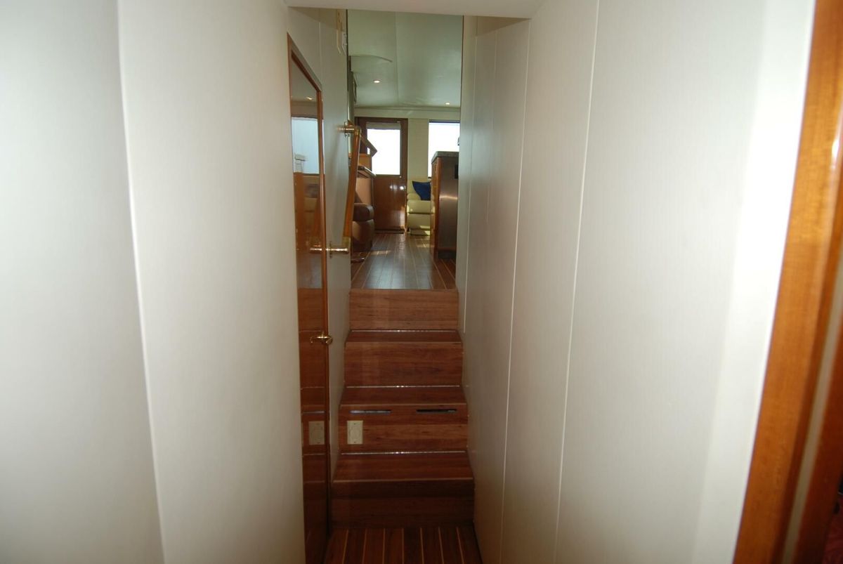 2000 Viking 58 