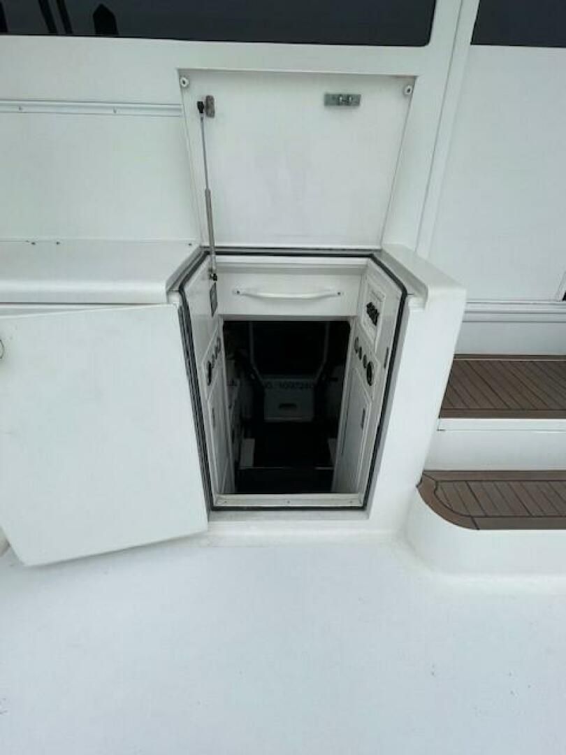 2000 Viking 58 
