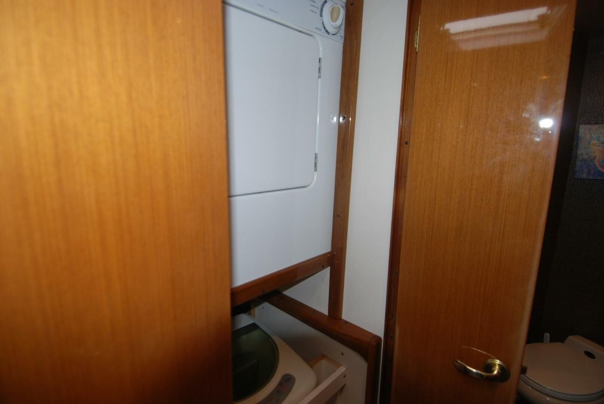 2000 Viking 58 