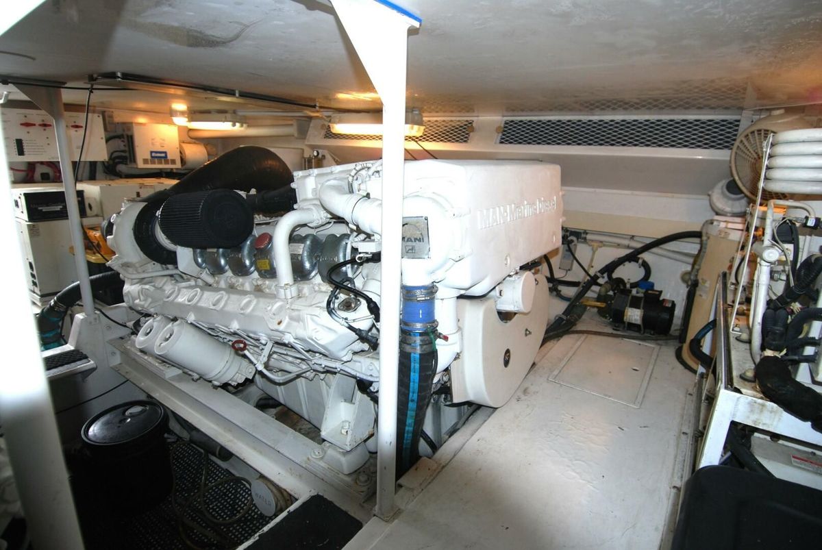 2000 Viking 58 