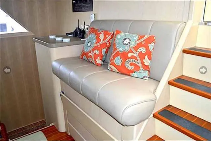 Mon Sheri Yacht Photos Pics Pilothouse Helm Seat