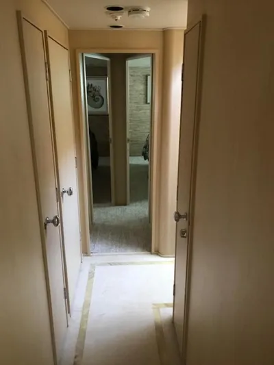 Mon Sheri Yacht Photos Pics Lower Companionway