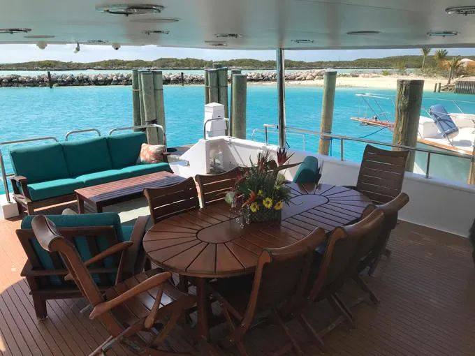 Mon Sheri Yacht Photos Pics Aft Deck Dining