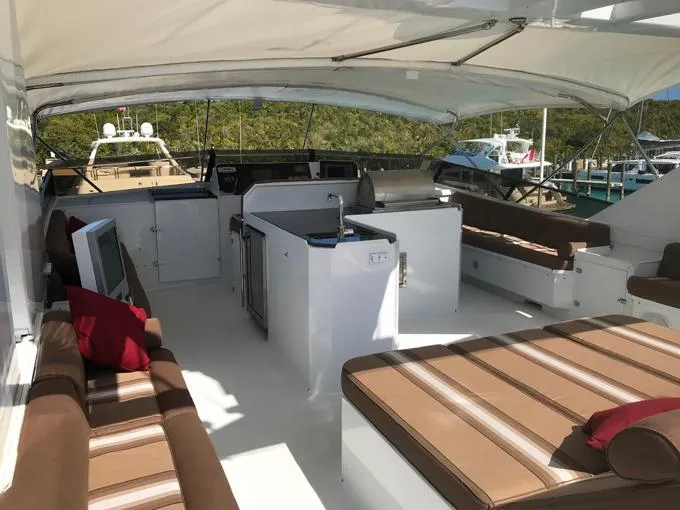 Mon Sheri Yacht Photos Pics Flybridge Sunlounge