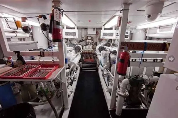 Mon Sheri Yacht Photos Pics Engine Room Looking Aft