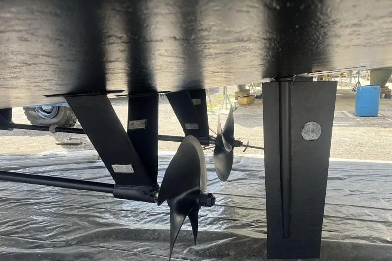 Mon Sheri Yacht Photos Pics September 2025 Bottom Job