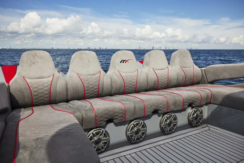 Mr. Lucky Yacht Photos Pics 2024 Midnight Express 52 Vitesse - Image 30