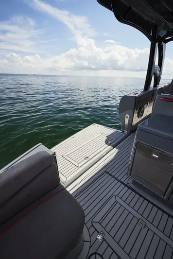 Mr. Lucky Yacht Photos Pics 2024 Midnight Express 52 Vitesse - Image 18