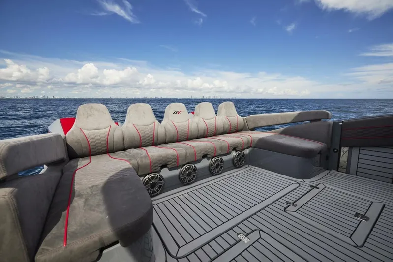 Mr. Lucky Yacht Photos Pics 2024 Midnight Express 52 Vitesse - Image 29