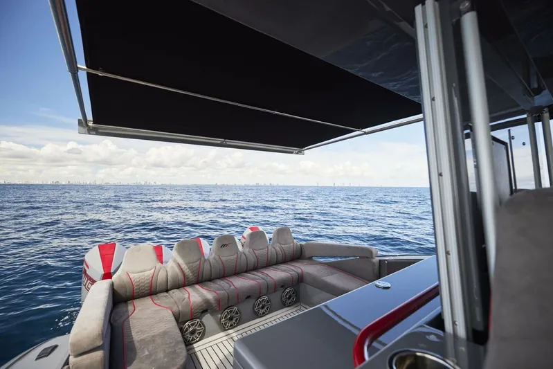 Mr. Lucky Yacht Photos Pics 2024 Midnight Express 52 Vitesse - Image 48