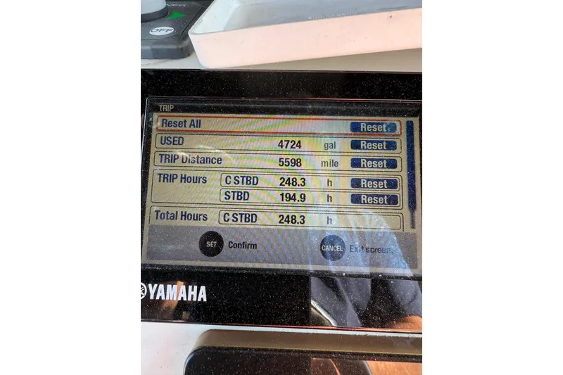 42 - Brokerage Higgins Yacht Photos Pics Yamaha display showing trip data for 2013 Hydra-Sports 42 boat: fuel, distance, hours.
