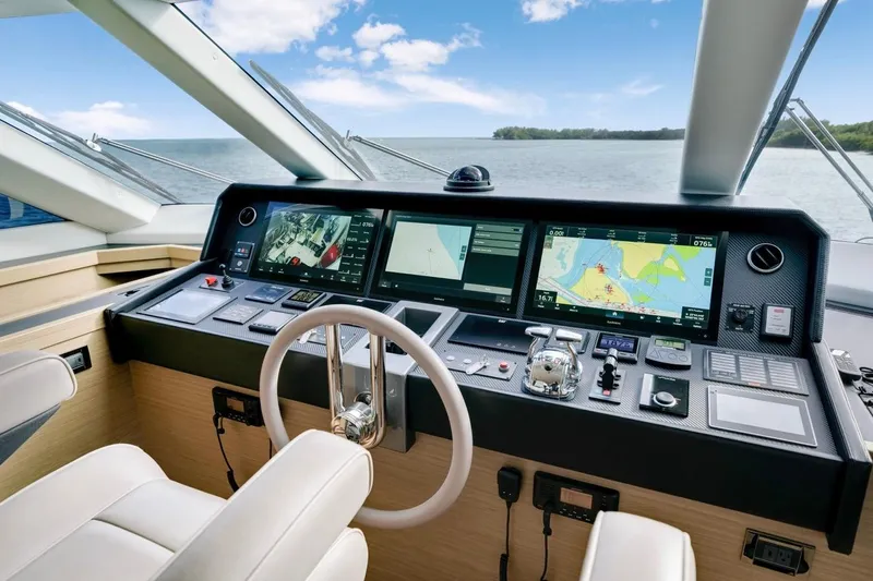 Valiant Yacht Photos Pics Luxurious Horizon E81 yacht helm with advanced navigation systems, 2022 model.