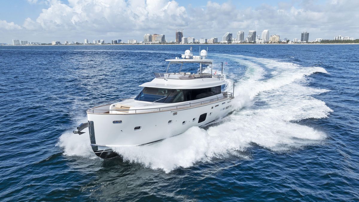 2016 Azimut 76 