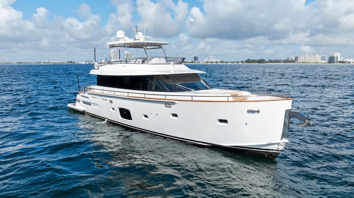 2016 Azimut 76 