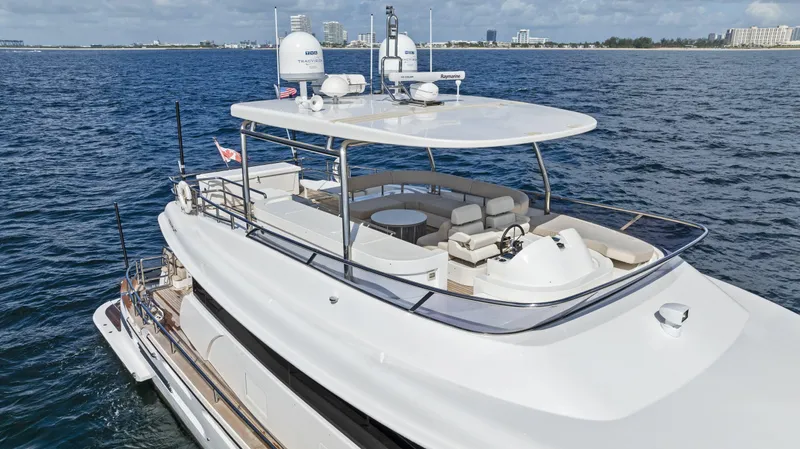  Yacht Photos Pics Luxury Azimut Magellano 76 yacht cruising on open water, 2016 model.