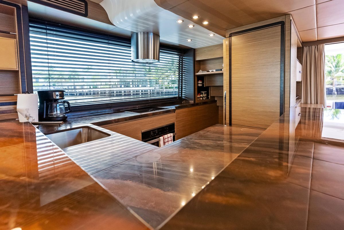 2016 Azimut 76 