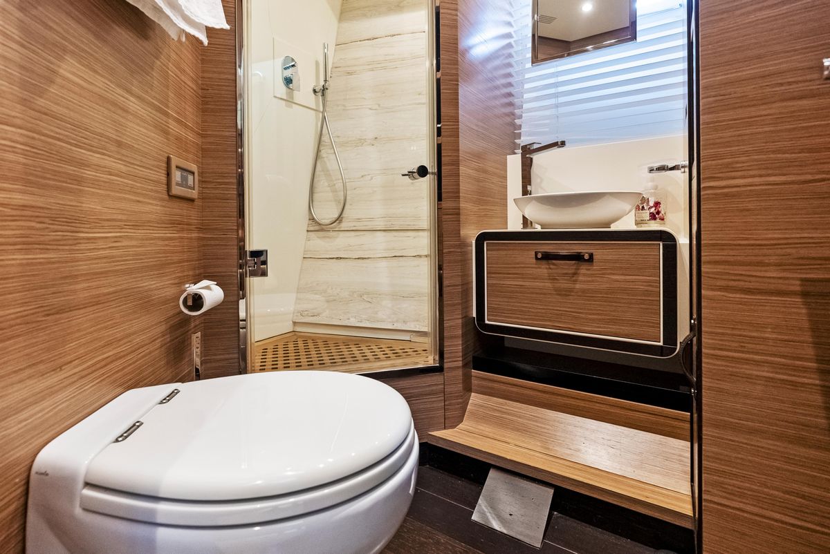 2016 Azimut 76 