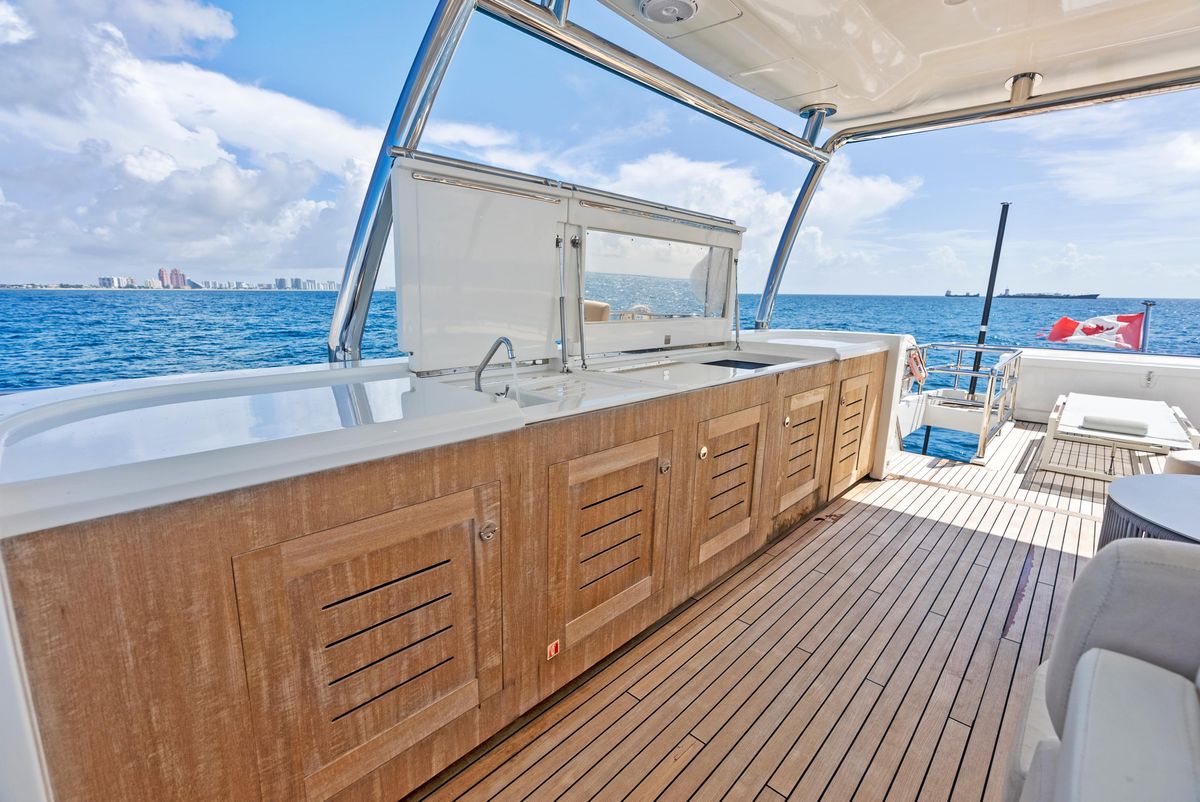 2016 Azimut 76 