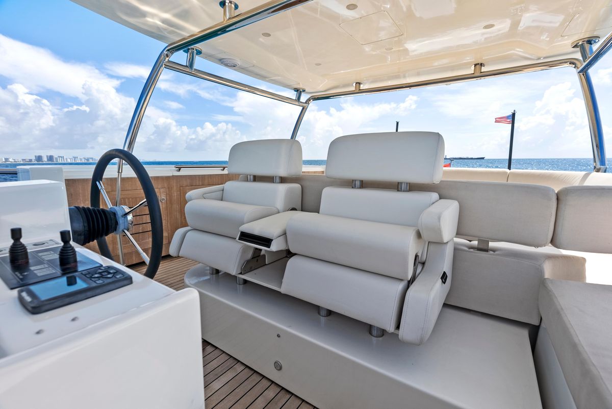 2016 Azimut 76 