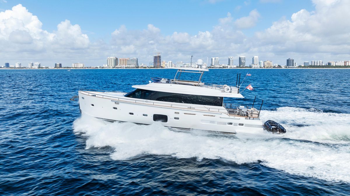 2016 Azimut 76 