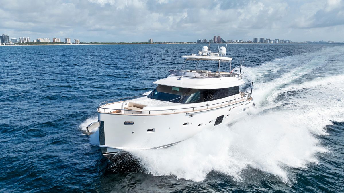 2016 Azimut 76 