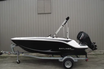 Bayliner Element M15