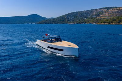 Yacht