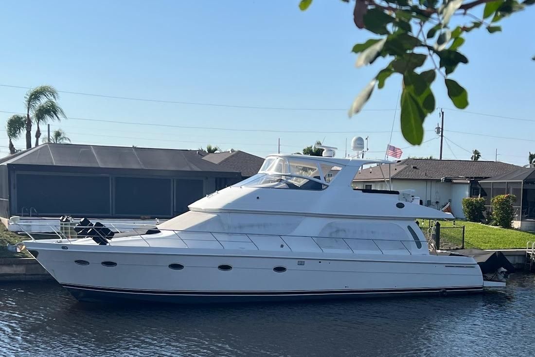 2006 Carver 56 