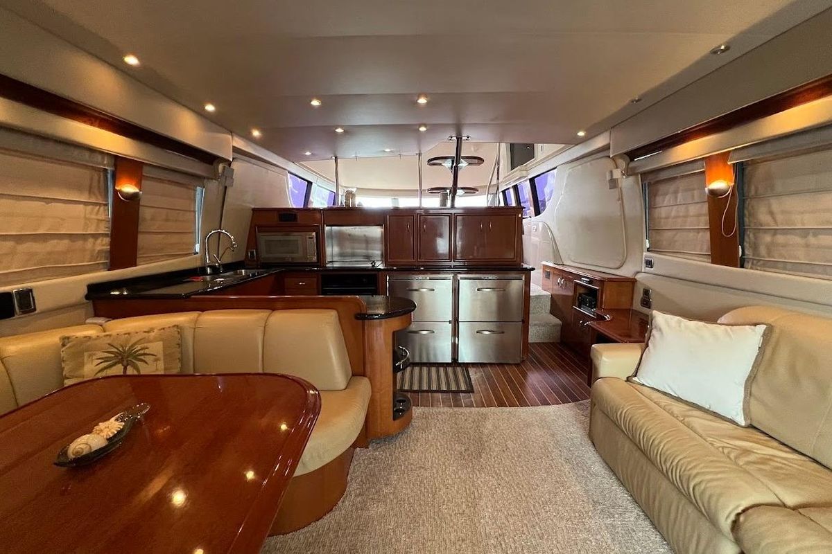 2006 Carver 56 