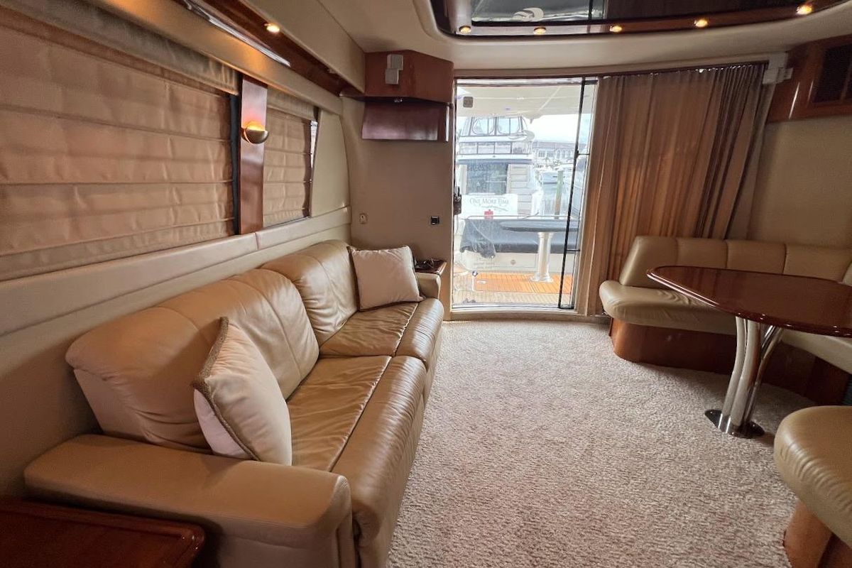 2006 Carver 56 