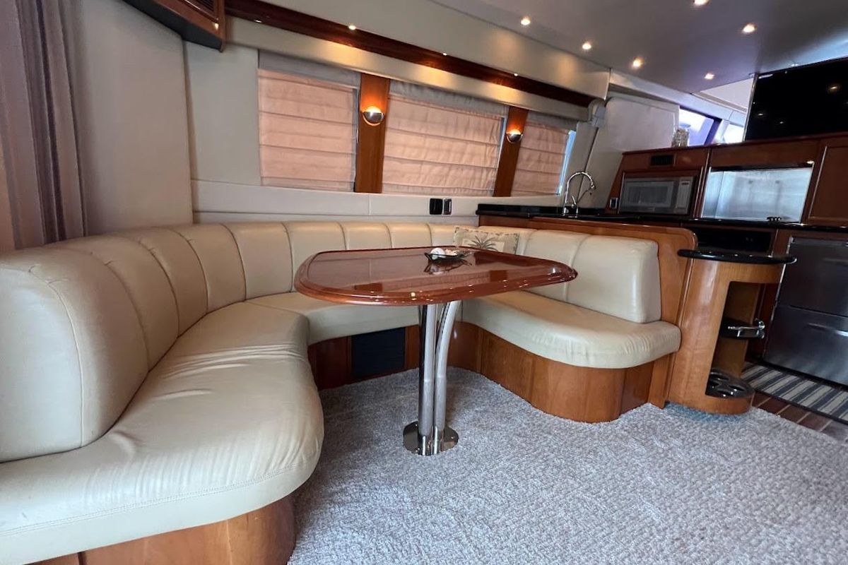 2006 Carver 56 