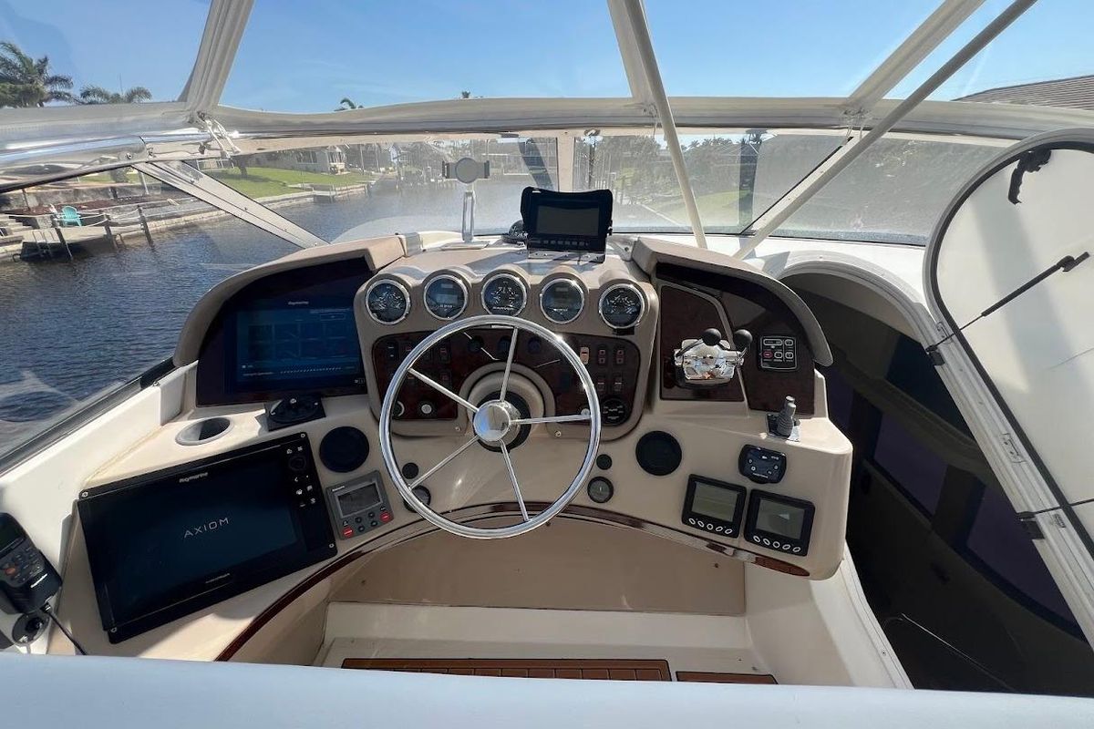 2006 Carver 56 