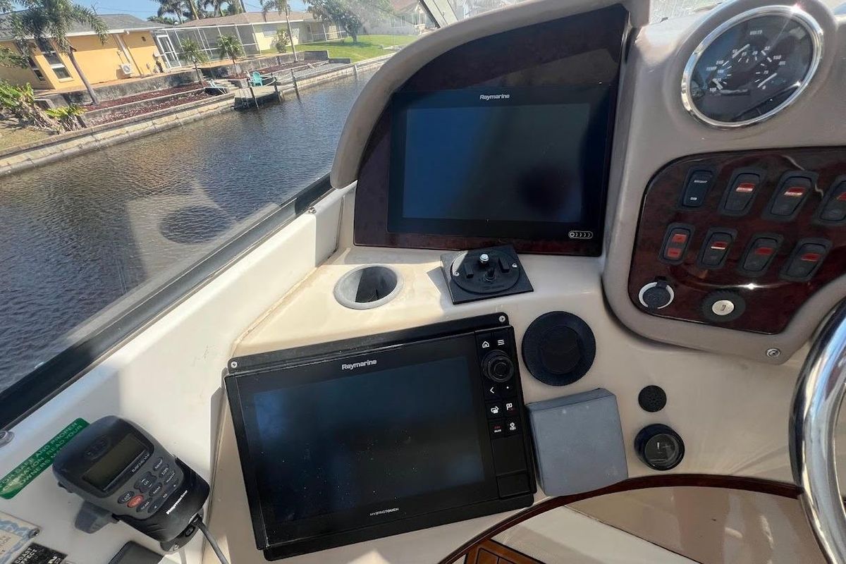 2006 Carver 56 