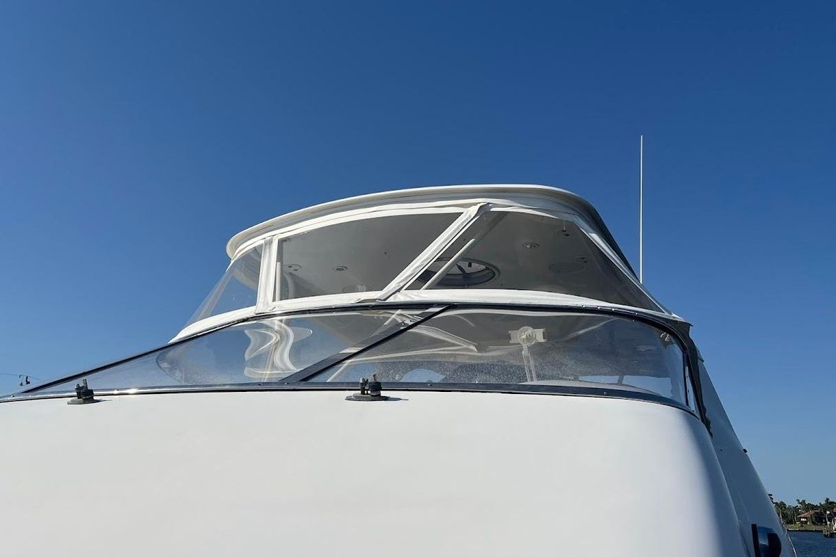 2006 Carver 56 