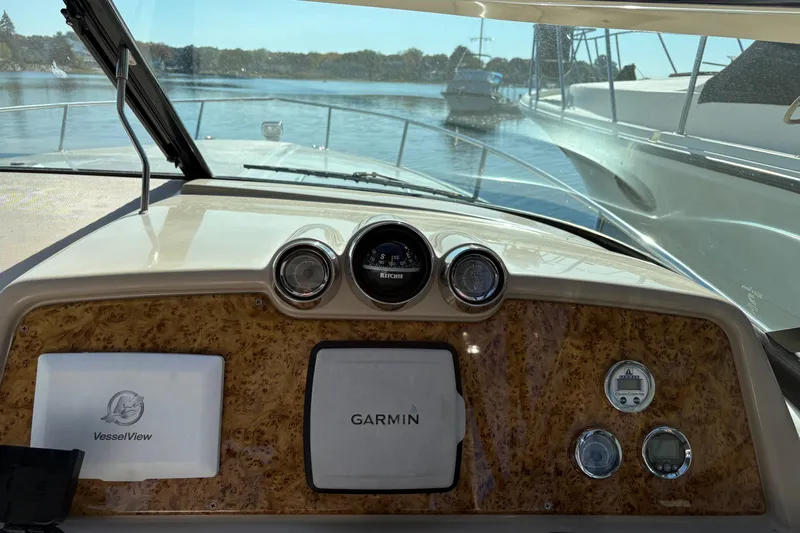 Cool Change Yacht Photos Pics Dashboard view of a 2008 Formula 350 Sun Sport boat with Garmin navigation.