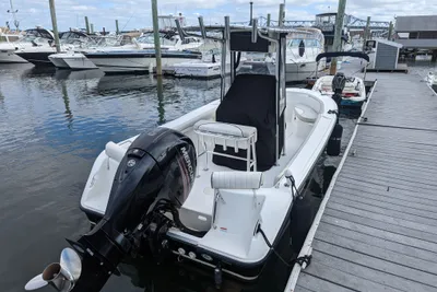 Mako 204 Center Console
