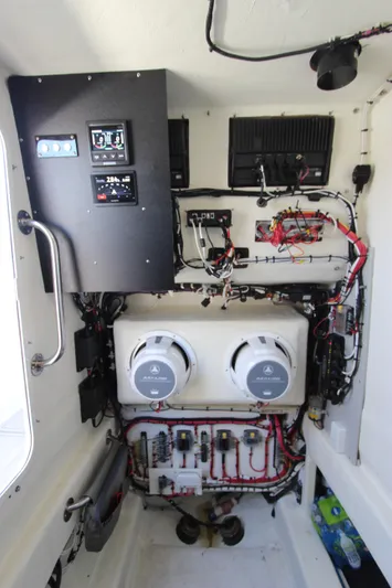 Syn Yacht Photos Pics 