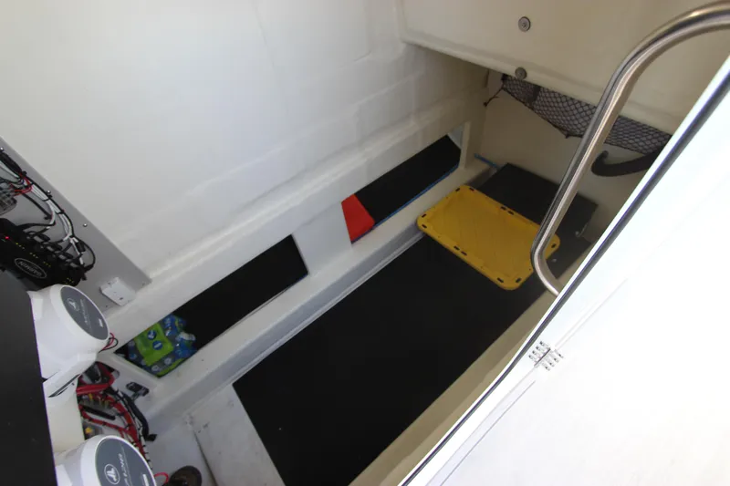 Syn Yacht Photos Pics 