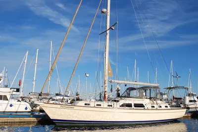 Island Packet 465