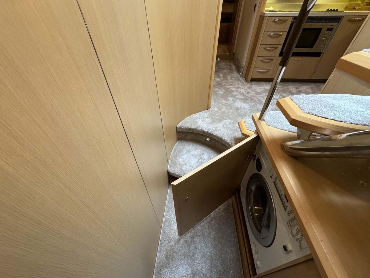 2009 Princess 65 