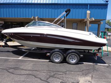 Sea Ray 210 Select