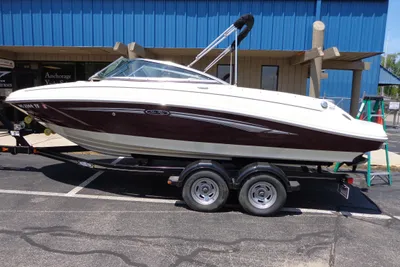 Sea Ray 210 Select